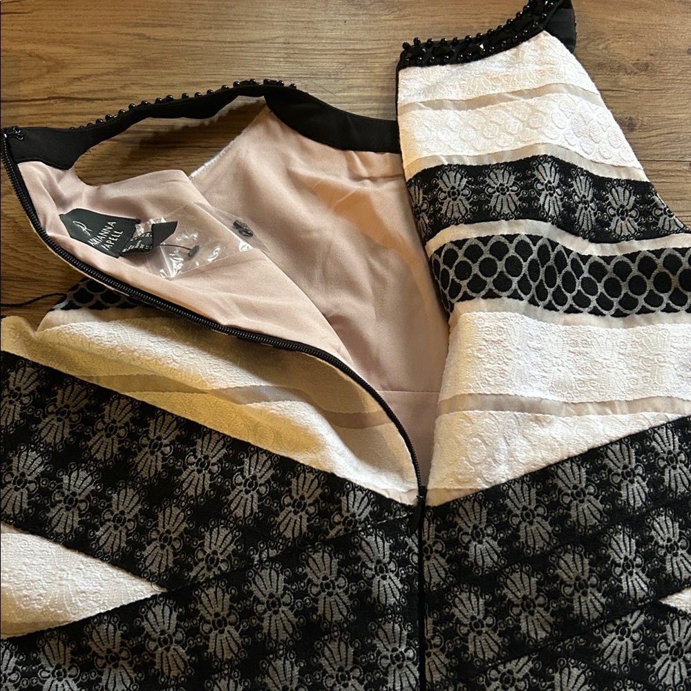 Adrianna Papell Black and White Patterned Midi Dress - Picture 8 of 11